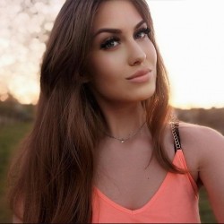 Nataly Komova